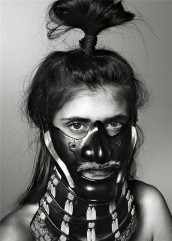 richard-burbridge-mask-photography-for-livraison-magazine